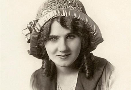 Florence lawrence 1908 portrait 700x507