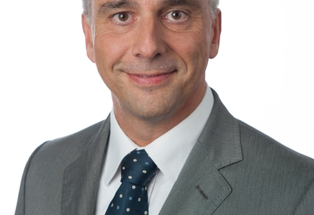 Luca Portrait gross kravatte