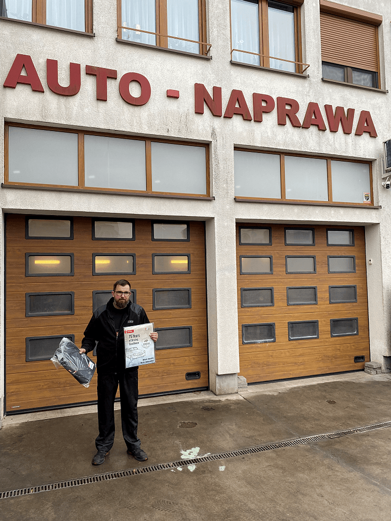 Mariusz Ostrowski z P U H Auto Naprawa Ostrowski LOTM