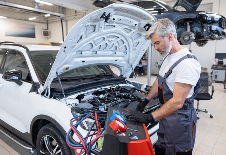 AC Service shutterstock 2612416419